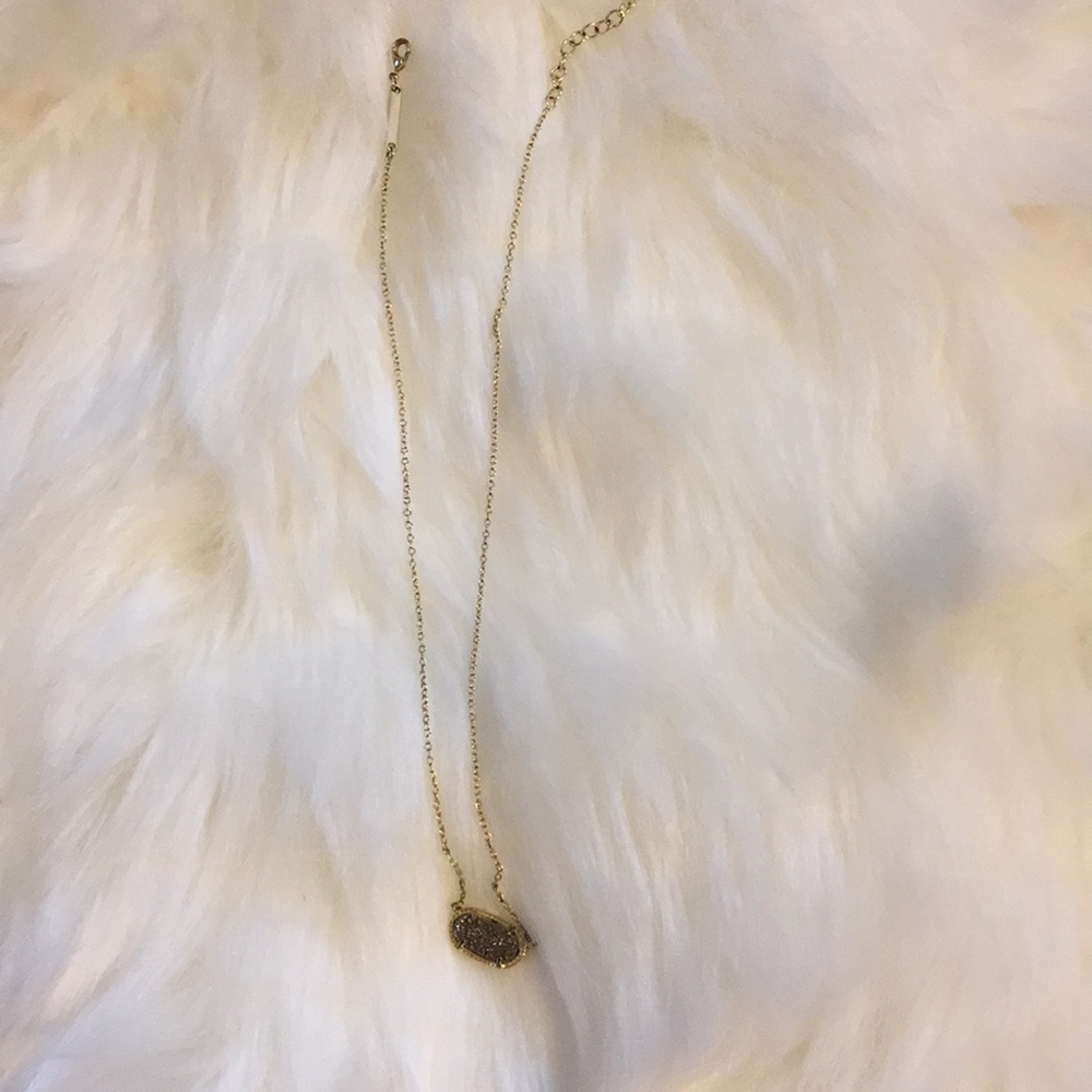 Kendra Scott necklace